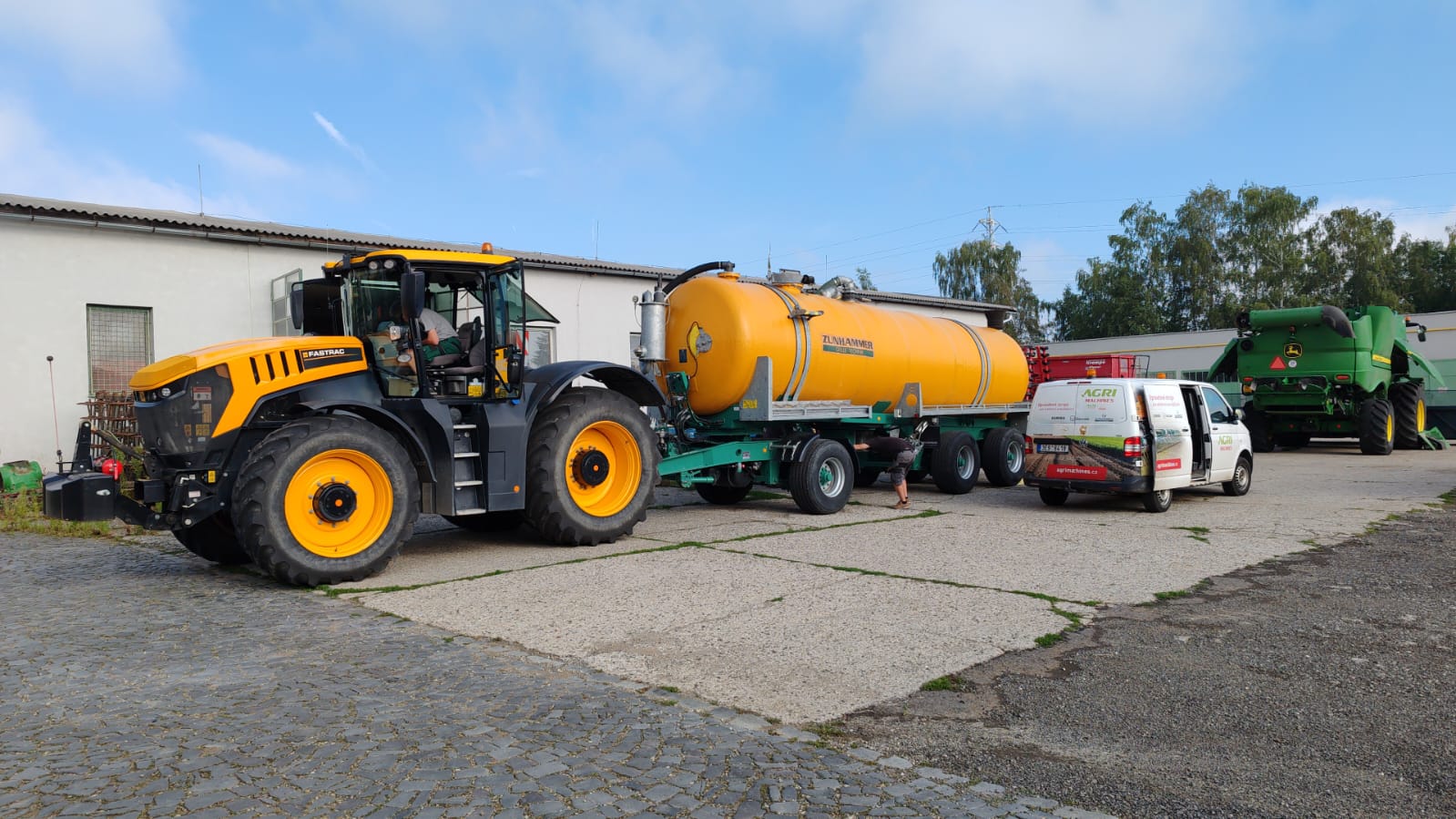 Transportní cisterna HTD 33.27 jezdí na Zlínsku